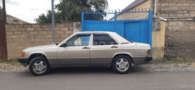 Mercedes 190 1989, 847,000 km - 2.0 l - Bərdə