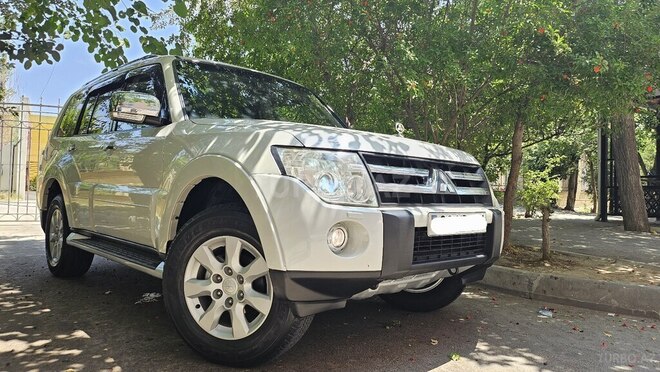 Mitsubishi Pajero 2009, 196,000 km - 3.0 l - Bakı