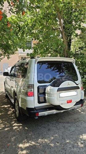 Mitsubishi Pajero 2009, 196,000 km - 3.0 l - Bakı
