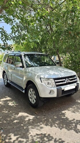 Mitsubishi Pajero 2009, 196,000 km - 3.0 l - Bakı