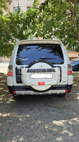 Mitsubishi Pajero 2009, 196,000 km - 3.0 l - Bakı