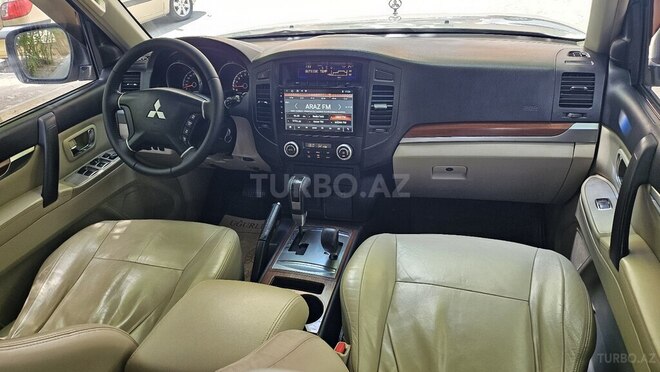 Mitsubishi Pajero 2009, 196,000 km - 3.0 l - Bakı