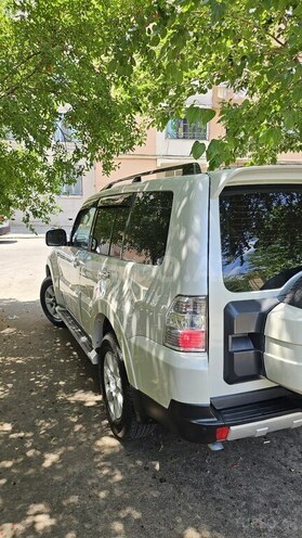 Mitsubishi Pajero 2009, 196,000 km - 3.0 l - Bakı