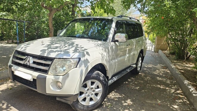 Mitsubishi Pajero 2009, 196,000 km - 3.0 l - Bakı