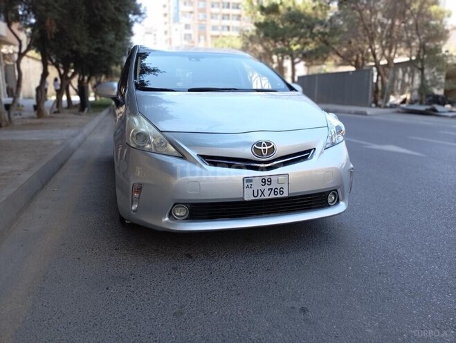 Toyota Prius V 2014, 327,131 km - 1.8 л - Bakı
