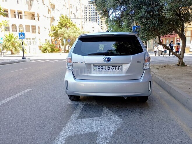 Toyota Prius V 2014, 327,131 km - 1.8 л - Bakı
