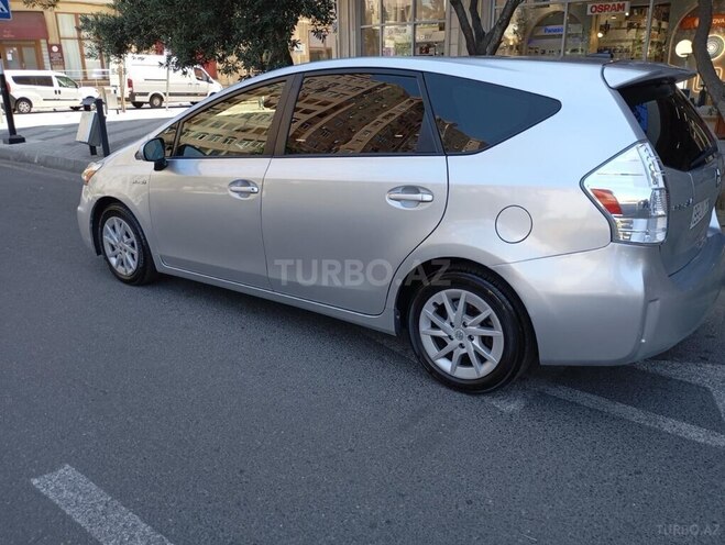 Toyota Prius V 2014, 327,131 km - 1.8 л - Bakı