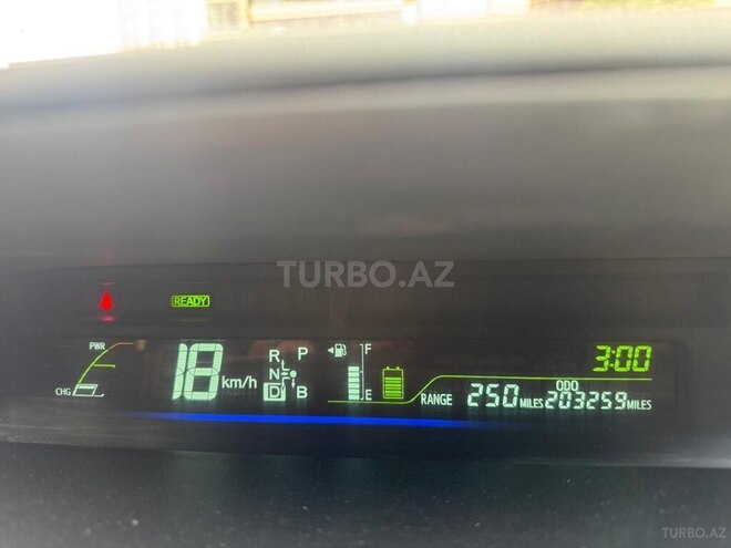 Toyota Prius V 2014, 327,131 km - 1.8 л - Bakı