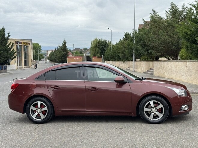 Chevrolet Cruze 2013, 323,754 km - 1.4 l - Qusar
