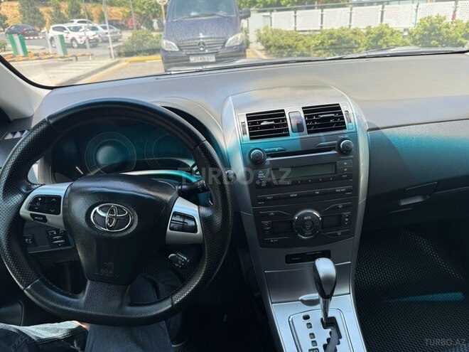 Toyota Corolla 2013, 268,000 km - 1.6 l - Bakı