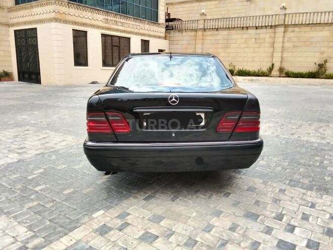 Mercedes E 240 1998, 207,000 km - 2.4 l - Bakı