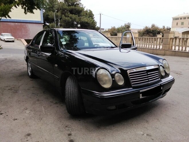 Mercedes E 240 1998, 207,000 km - 2.4 l - Bakı