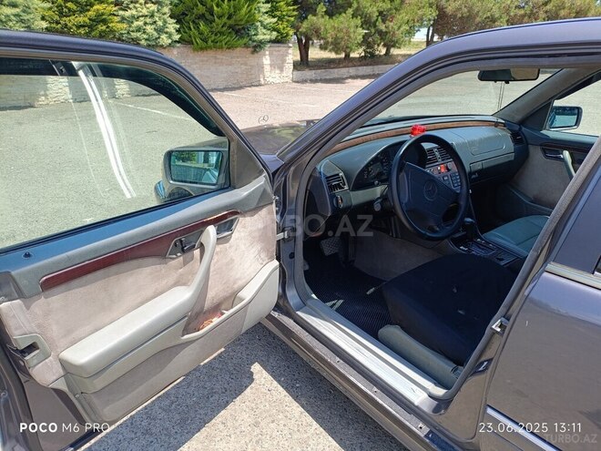 Mercedes C 220 1995, 460,000 km - 2.2 l - Astara
