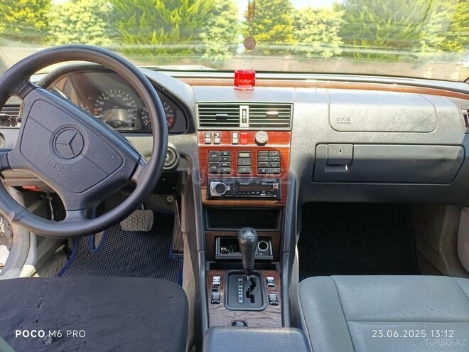 Mercedes C 220 1995, 460,000 km - 2.2 l - Astara