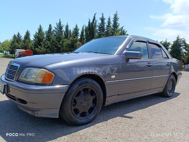 Mercedes C 220 1995, 460,000 km - 2.2 l - Astara