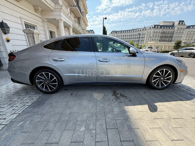 Hyundai Sonata-12