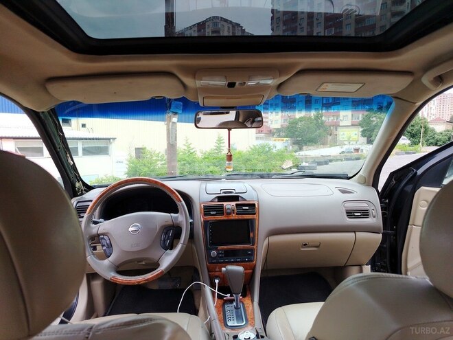 Nissan Maxima-5