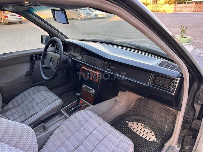 Mercedes 190 1990, 250,000 km - 2.0 l - Cəlilabad