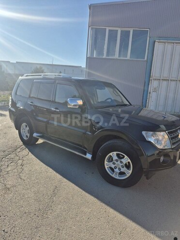 Mitsubishi Pajero-3