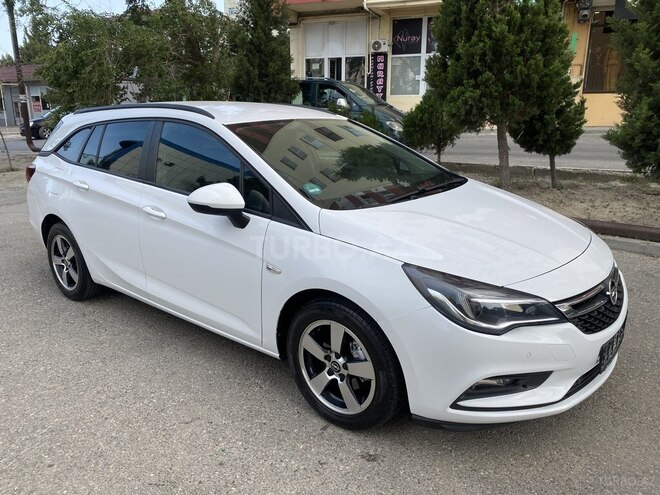 Opel Astra 2016, 218,550 km - 1.6 l - Bakı