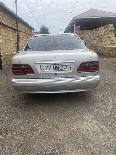 Mercedes E 270 2001, 450,000 km - 2.7 l - Bakı