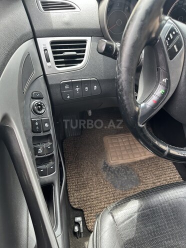 Hyundai Avante 2015, 249,000 km - 1.6 l - Bakı