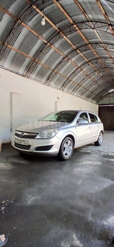 Opel Astra 2008, 280,000 km - 1.4 л - Yevlax
