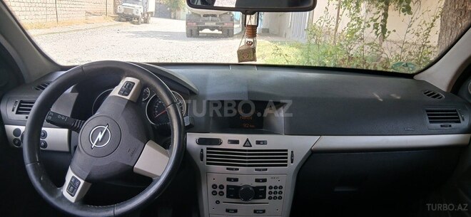 Opel Astra 2008, 280,000 km - 1.4 л - Yevlax