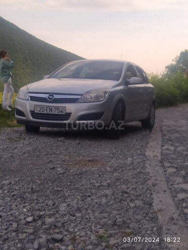 Opel Astra 2008, 280,000 km - 1.4 л - Yevlax