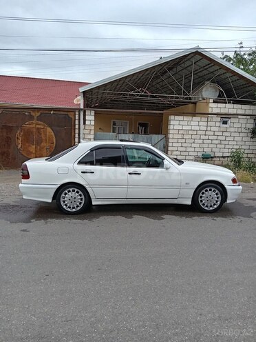 Mercedes C 230 1999, 318,000 km - 2.3 l - Qazax