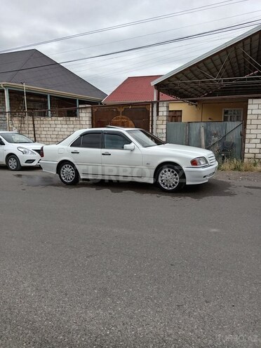 Mercedes C 230 1999, 318,000 km - 2.3 l - Qazax