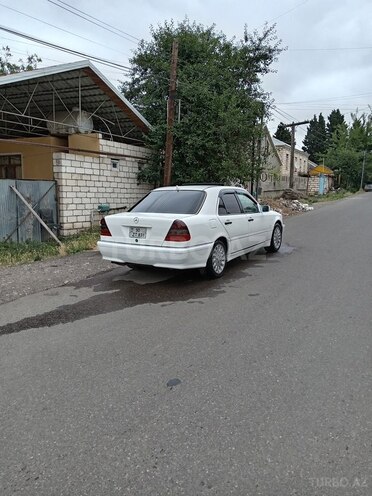 Mercedes C 230 1999, 318,000 km - 2.3 l - Qazax