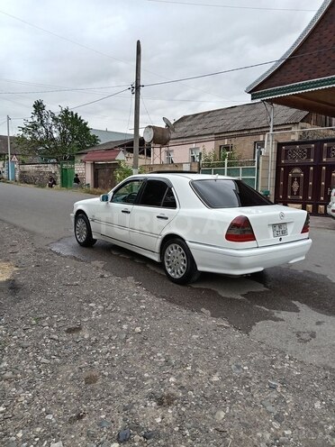 Mercedes C 230 1999, 318,000 km - 2.3 l - Qazax