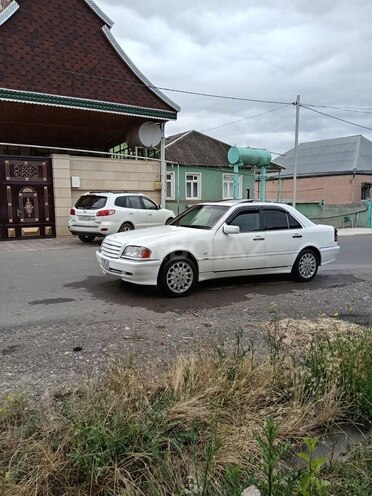Mercedes C 230 1999, 318,000 km - 2.3 l - Qazax