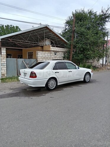 Mercedes C 230 1999, 318,000 km - 2.3 l - Qazax