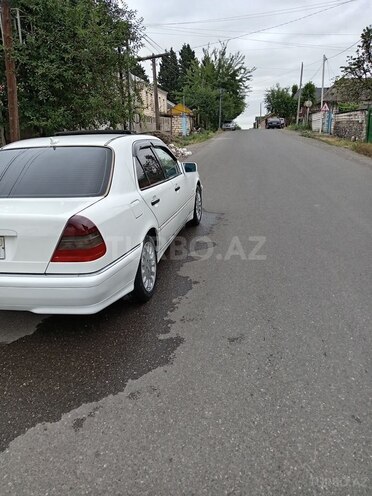 Mercedes C 230 1999, 318,000 km - 2.3 l - Qazax