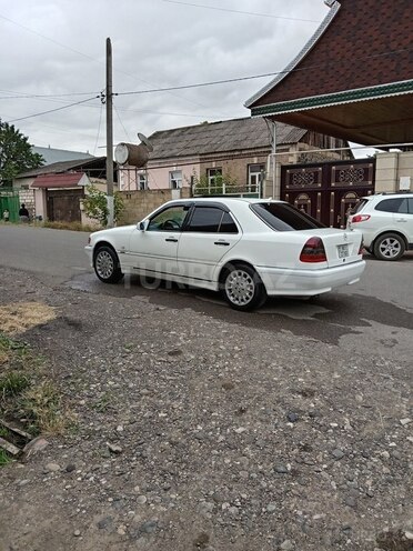 Mercedes C 230 1999, 318,000 km - 2.3 l - Qazax