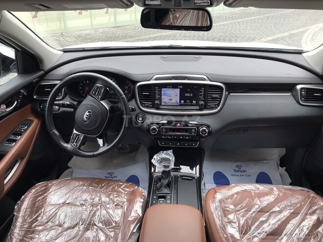 Kia Sorento-13