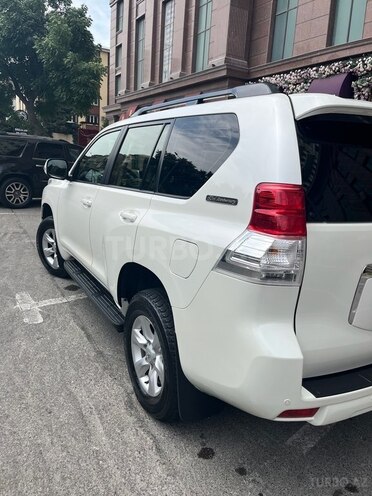 Toyota Land Cruiser Prado-4