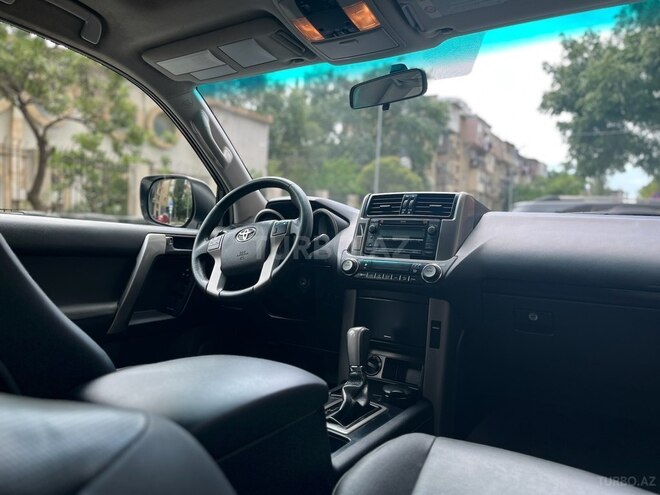 Toyota Land Cruiser Prado-7
