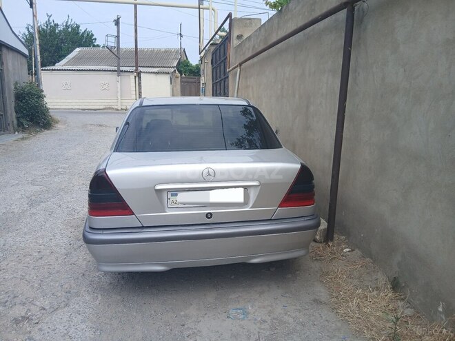 Mercedes C 220 d 1999, 411,601 km - 2.2 l - Bakı