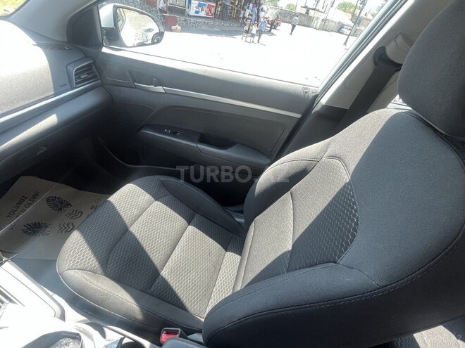 Hyundai Elantra 2019, 39,429 km - 2.0 л - Şəki