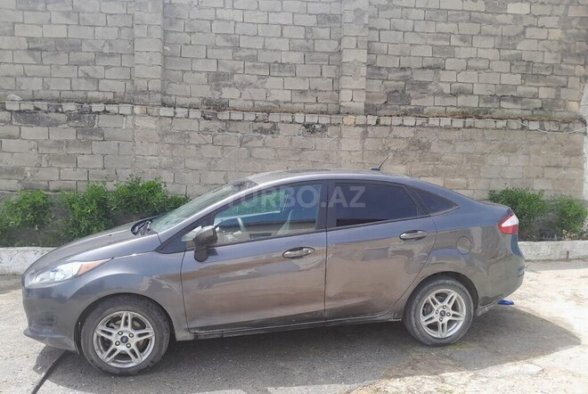 Ford Fiesta 2019, 100,000 km - 1.6 l - Bakı