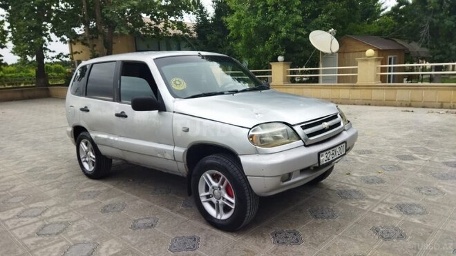 Chevrolet Niva 2005, 147,542 km - 1.7 l - Qazax