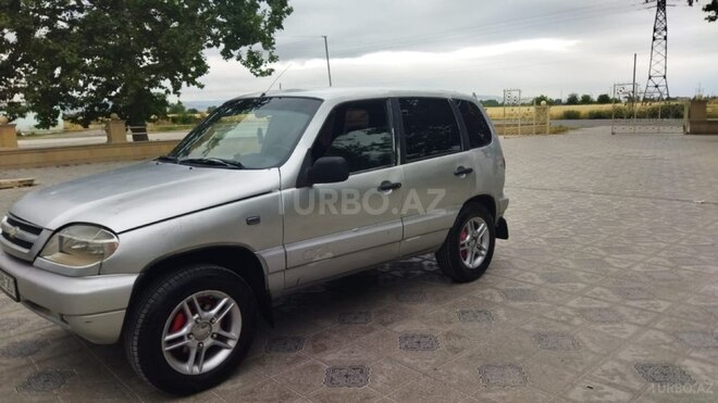 Chevrolet Niva 2005, 147,542 km - 1.7 l - Qazax