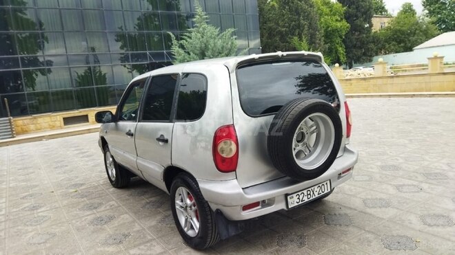 Chevrolet Niva 2005, 147,542 km - 1.7 l - Qazax
