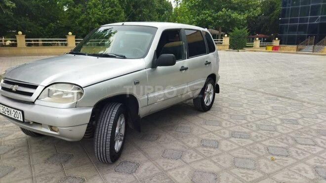 Chevrolet Niva 2005, 147,542 km - 1.7 l - Qazax