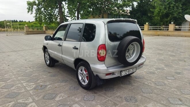 Chevrolet Niva 2005, 147,542 km - 1.7 l - Qazax