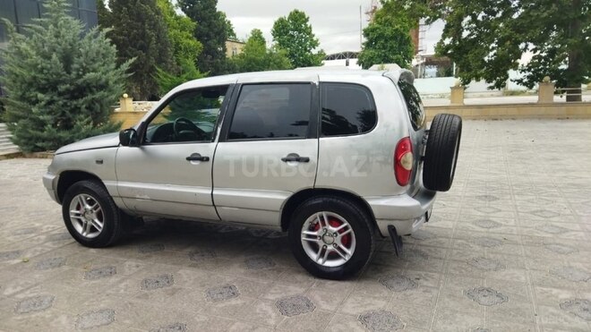 Chevrolet Niva 2005, 147,542 km - 1.7 l - Qazax