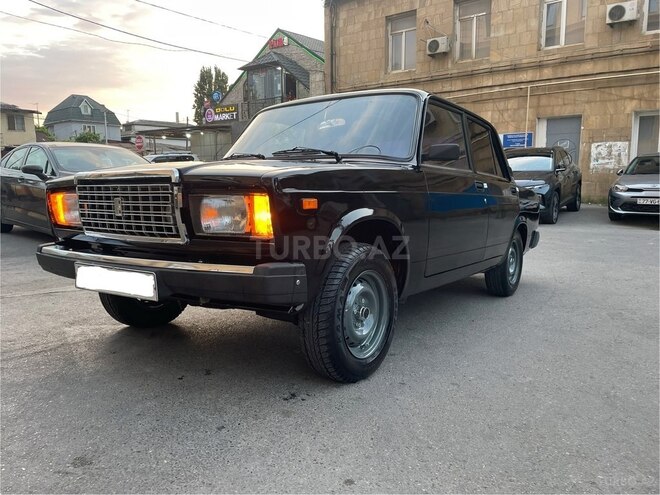 LADA (VAZ) 2107-2